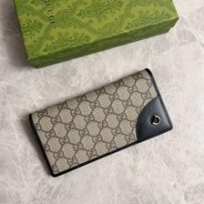구찌 GG 엠블럼 콘티넨탈 장지갑 821802