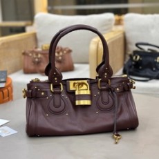 끌로에 패딩턴 렉탱귤러 락 숄더