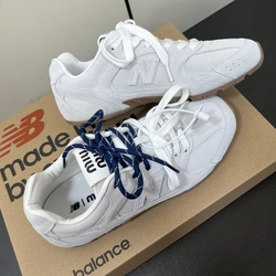 뉴발란스 X 미우미우 콜라보 530 화이트 스웨이드