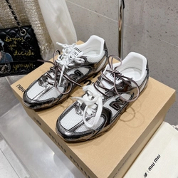 뉴발란스 X 미우미우 콜라보 530