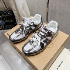 뉴발란스 X 미우미우 콜라보 530