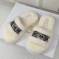 디올 시어링 로고 퍼 뮬 슬리퍼