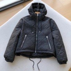 디올 클래식 퀼팅 스티치 숏 후드 패딩