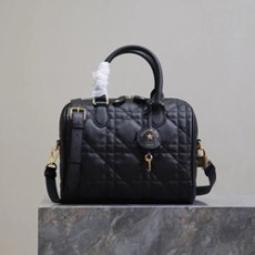 디올 그루브 토트백 25