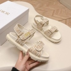 디올 액트 밸트 에크루 샌들