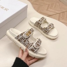 디올 액트 밸트 에크루 샌들