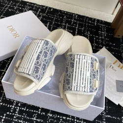 디올 윈더 슬리퍼