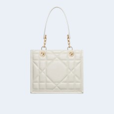 디올 에센셜 토트 백 화이트