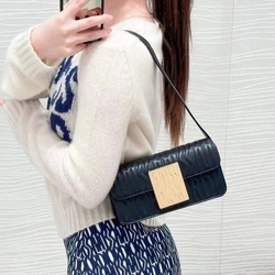 디올 미스 디올 플립 송아지 가죽