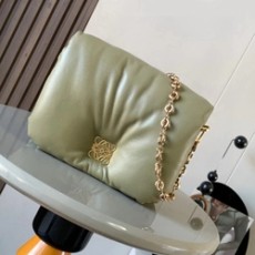 로에베 퍼퍼 고야 인 샤이니 나파