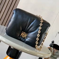 로에베 퍼퍼 고야 인 샤이니 나파