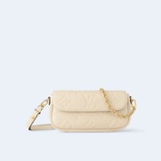 루이비통 아이비 체인 지갑 M82210