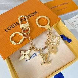 루이비통 스트링 스트리트 체인 백 참 M65111