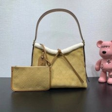 루이비통 캐리올 PM 백 마히나 M11843