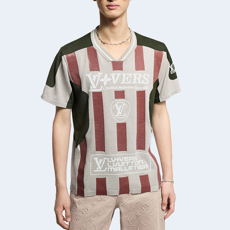 루이비통 쇼트 슬리브드 브이 넥 업 탑