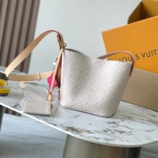 루이비통 올 인 BB M15130