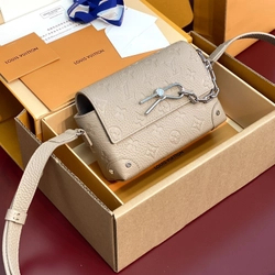 루이비통 스티머 웨어러블 월렛 베르도 M13889