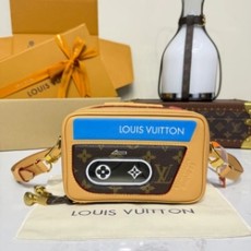 루이비통  카세트 발라되르 웨어러블 M14062