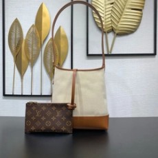 루이비통 로우 키 호보 PM M25468