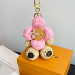 루이비통 비비엔 백참 M02582