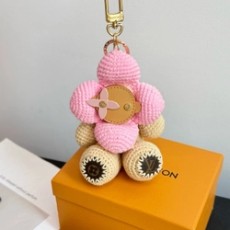 루이비통 비비엔 백참 M02582