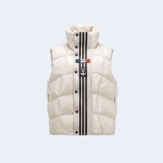 몽클레어 x 아디다스 오리지널 보존 다운 베스트