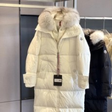 몽클레어 롱패딩  화이트