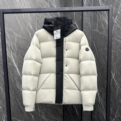 몽클레어 마데이라 패딩