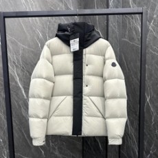 몽클레어 마데이라 패딩