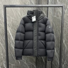 몽클레어 마데이라 패딩