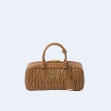 미우미우 라지 아르카디 마테라쎄 나파 가죽백 브라운