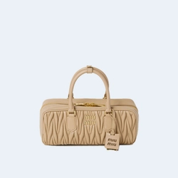 미우미우 라지 아르카디 마테라쎄 나파 가죽백 베이지