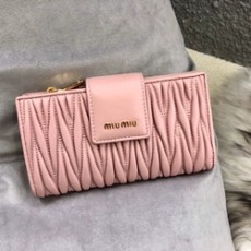 미우미우 마테라쎄 지갑