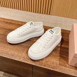 미우미우 레더 워시드 레더 스니커즈