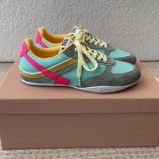 미우미우 25년 최신상 스니커즈