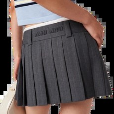 미우미우 플리츠 핀스트라이프 스커트