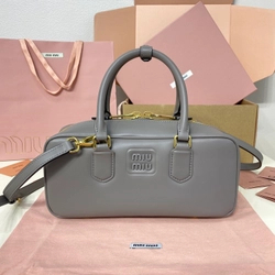 미우미우 라지 아르카디 가죽백 그레이