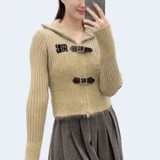 미우미우 버클 니트 가디건 베이지
