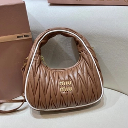 미우미우 완더 마테라쎄 나파 호보백 5BC125