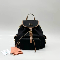 미우미우 백팩 블랙