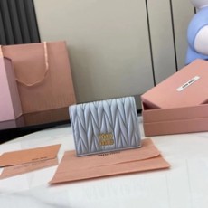 미우미우 마테라쎄 포켓 반지갑