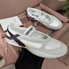 미우미우 김나지움 스웨이드 발레리나