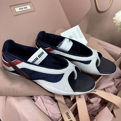 미우미우 김나지움 통 발레리나