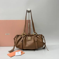 미우미우 레더 조이 백