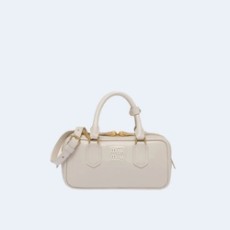 미우미우 레귤러 아르카디 가죽백 화이트