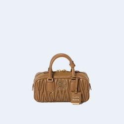 미우미우 레귤러 아르카디 마테라쎄 나파 가죽백 캐러멜