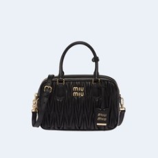 미우미우 미디엄 아르카디 마테라쎄 나파 가죽백 블랙