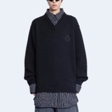 발렌시아가 레이어드 셔츠 브이넥 스웨터 블랙