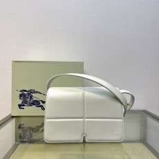 버버리 스닙 백 화이트