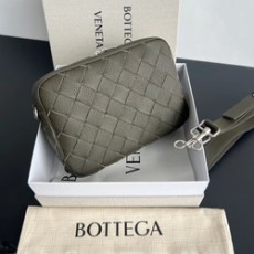 보테가 베네타 인트레치아토 크로스백 755925
